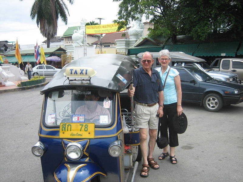 Tuk Tuk to Wat Phra Singh