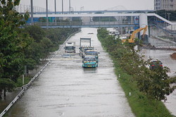 10 Chiang Rak road is flooded